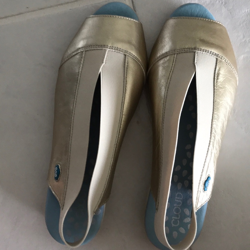 Sling back cloud shoes